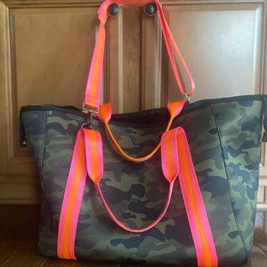 Haute Shores Morgan Trip Weekender CAMO